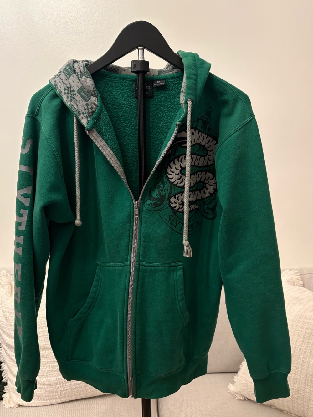 Wizarding World of Harry Potter Slytherin zip-up hoodie Size XS